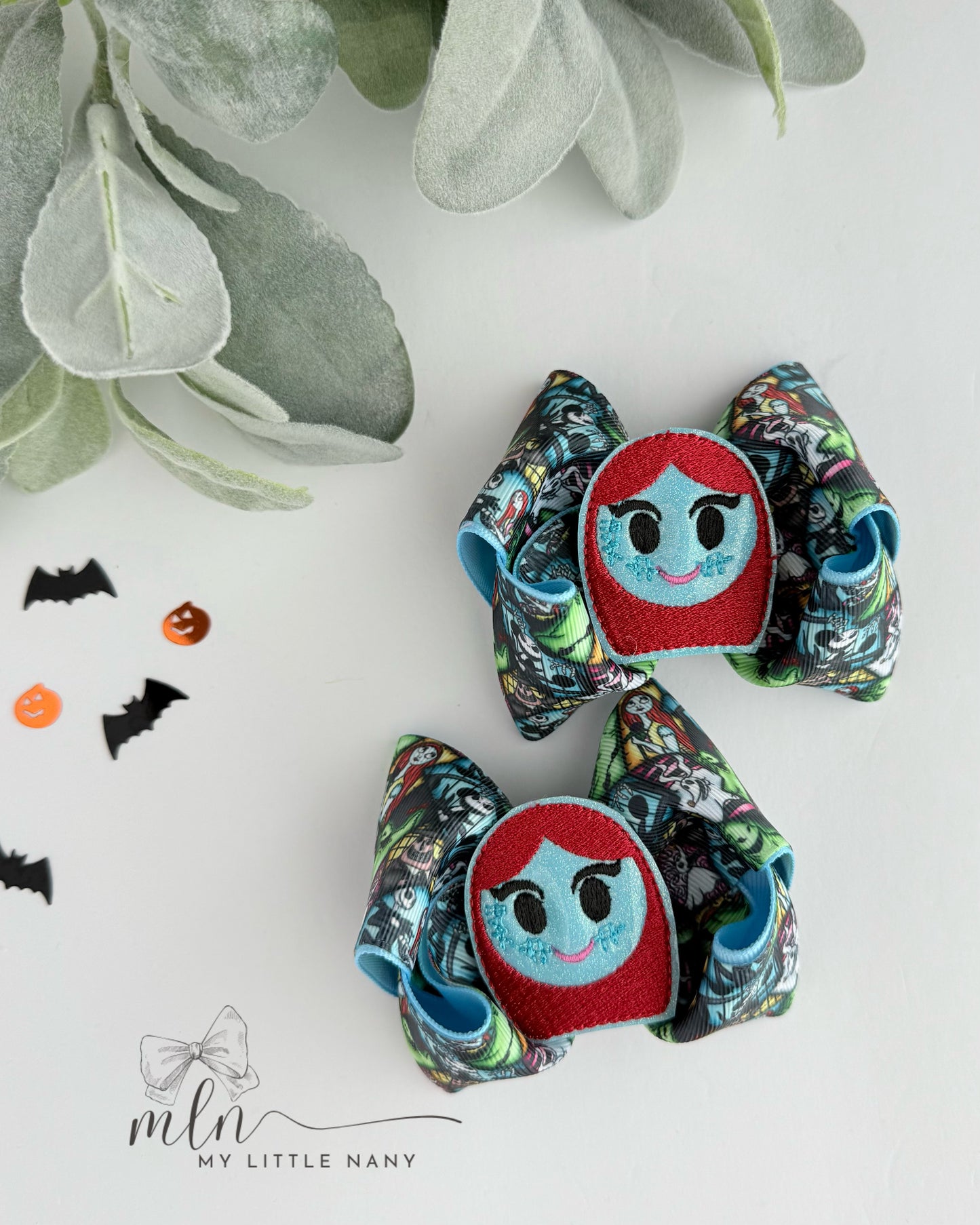 Skeleton Piggie Bows