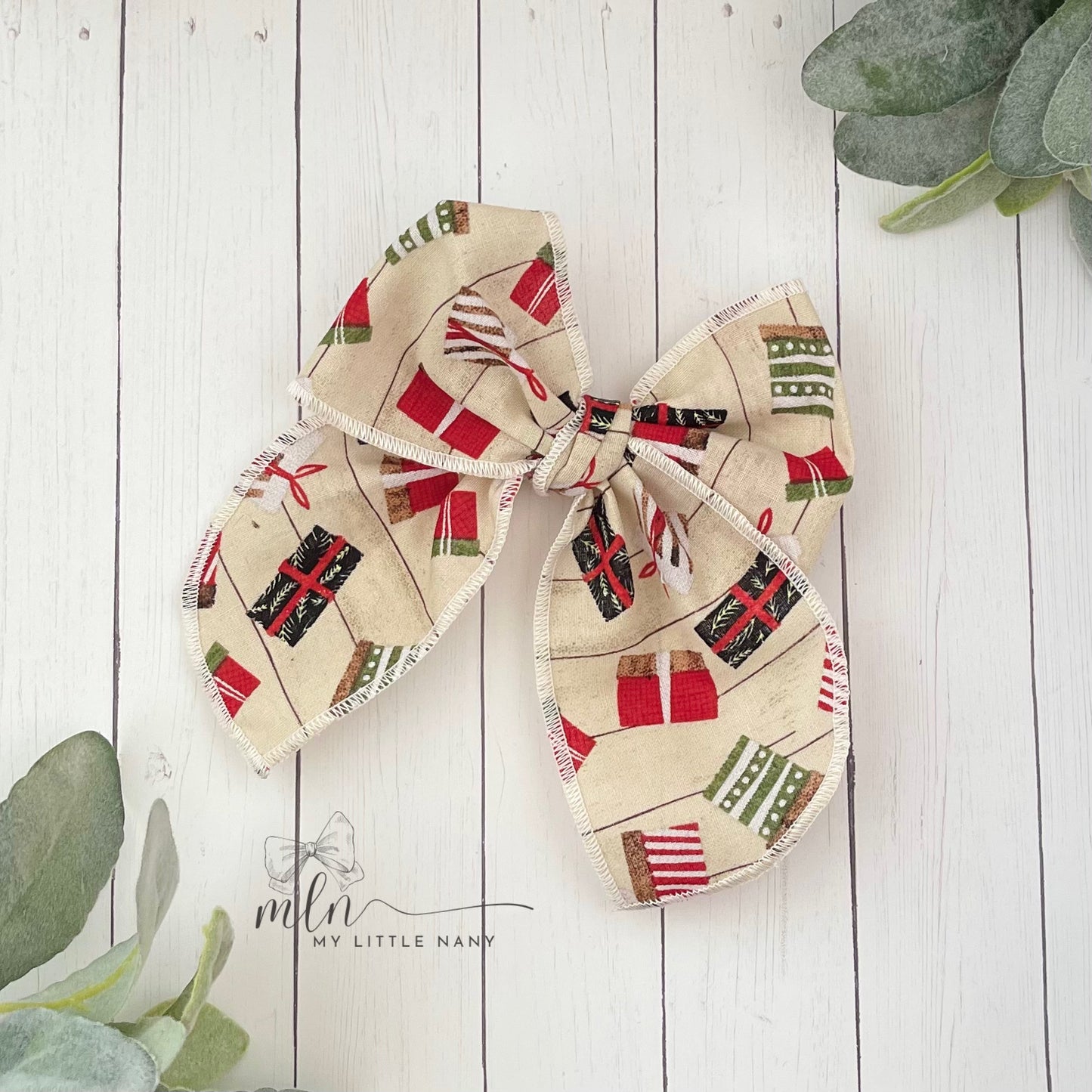 Christmas Gifts Fable Bow