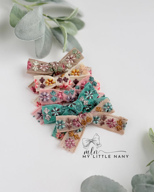 Embroidered Lace Bows