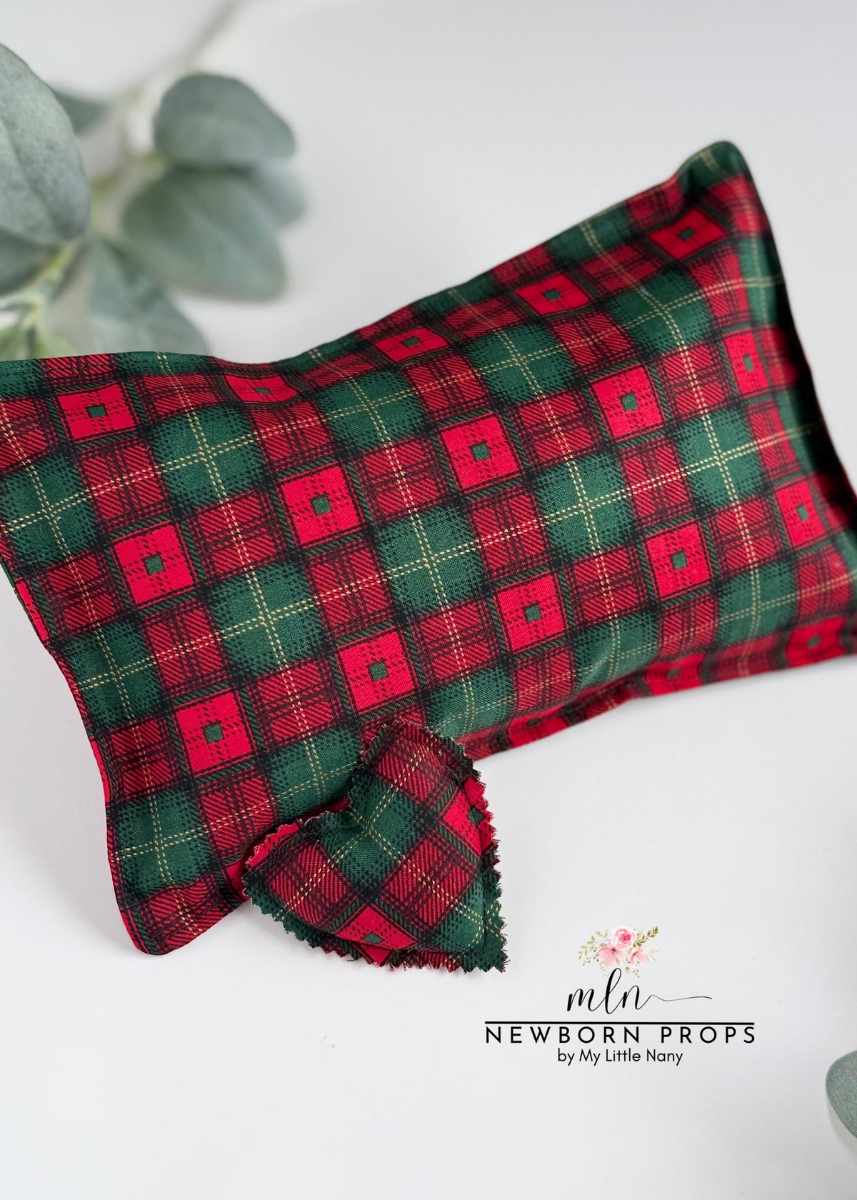 Christmas Holiday Plaid Posing Pillow and Heart Set