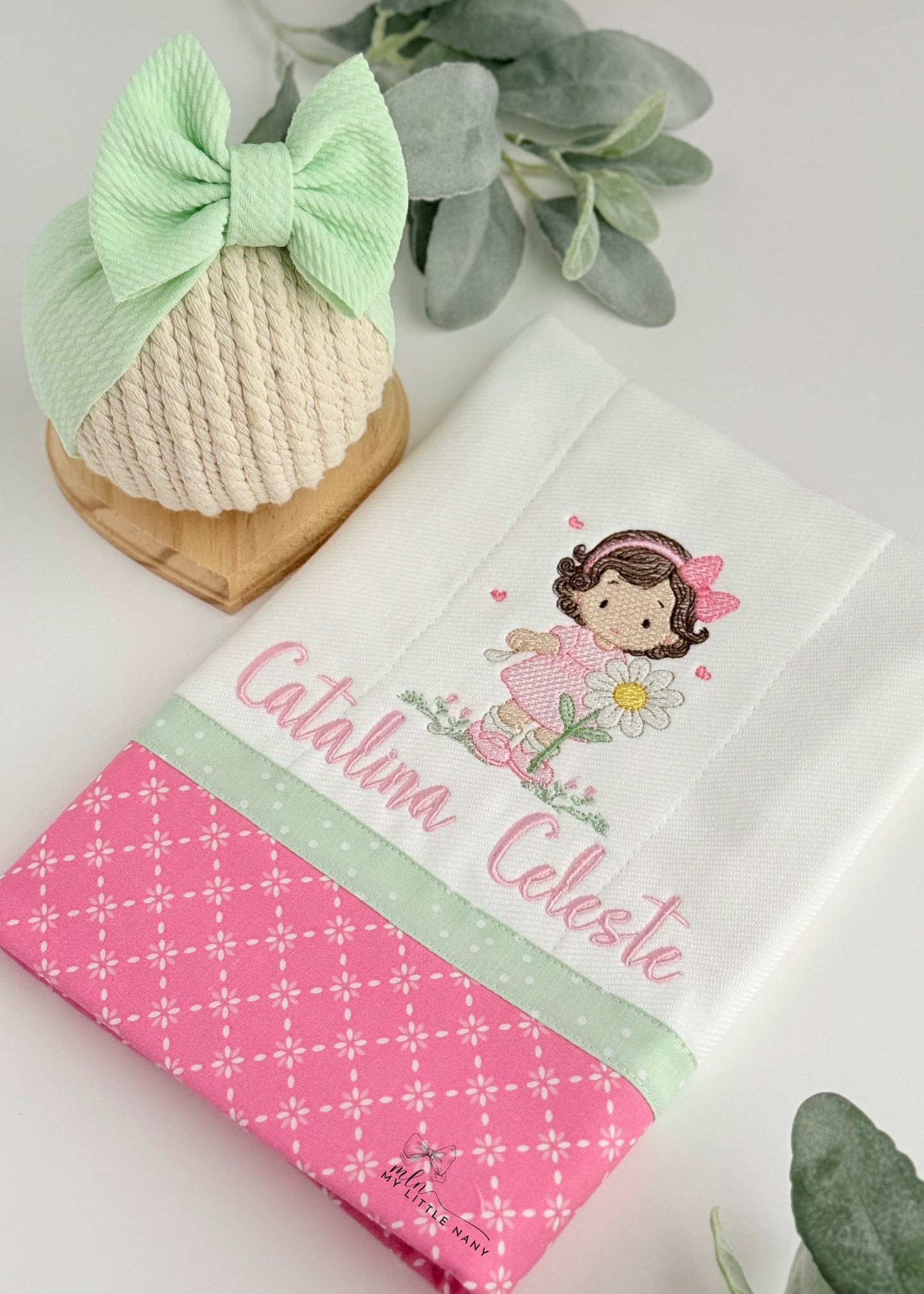 Girl with Daisy Set