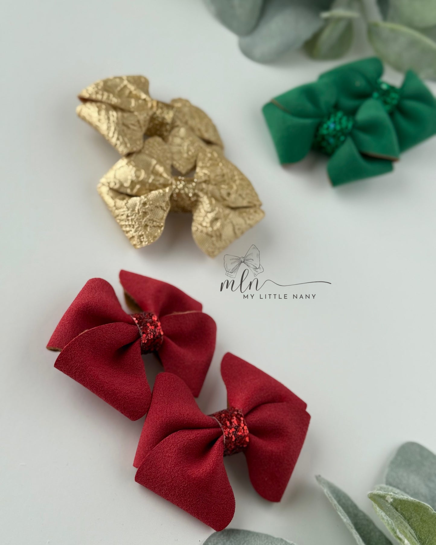 Christmas Classic Piggie Bows