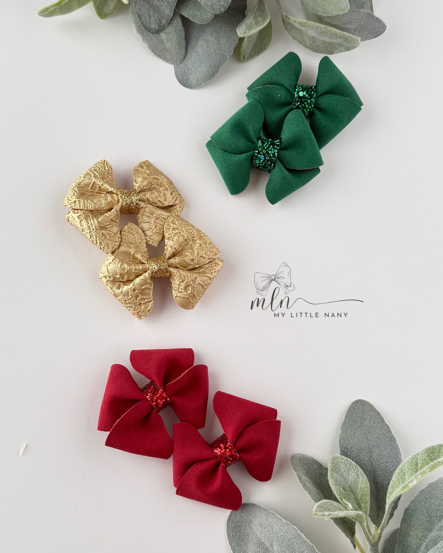 Christmas Classic Piggie Bows