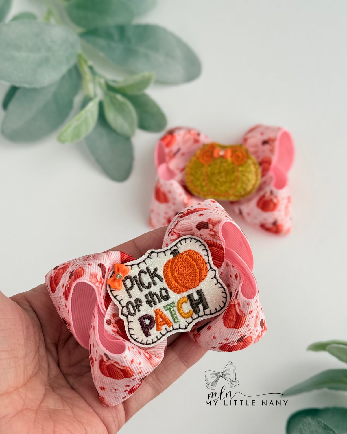 Pick of the Patch Pigtail Bow