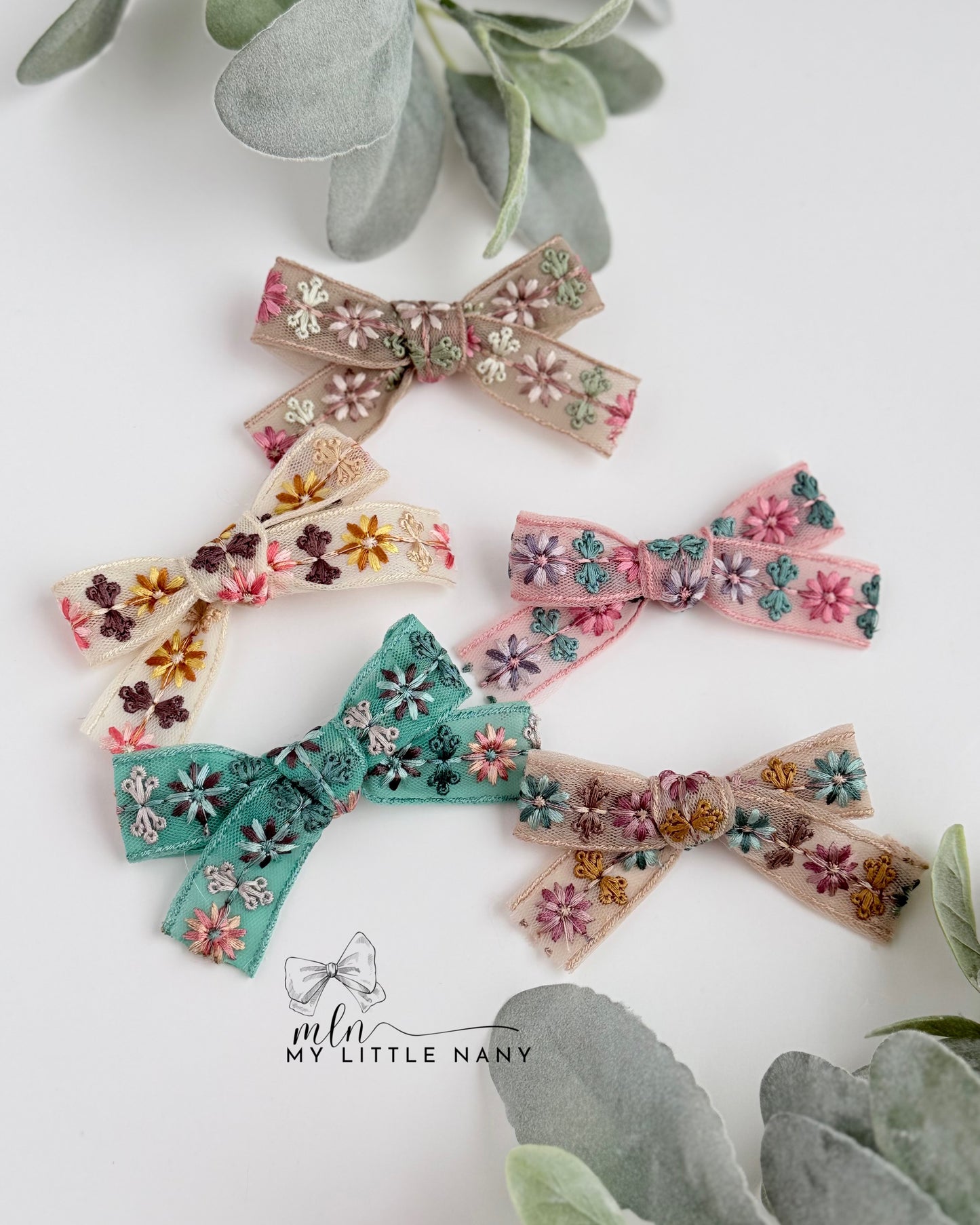 Embroidered Lace Bows
